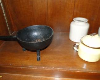 Small vintage kitchen items