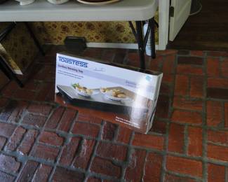 This here is one of those new fangled, cordless warming trays
