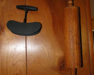 Back to the vintage kitchen implements
