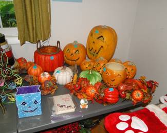 Fall and Halloween decorative items