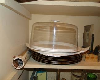 Cake server, with clear dome lid