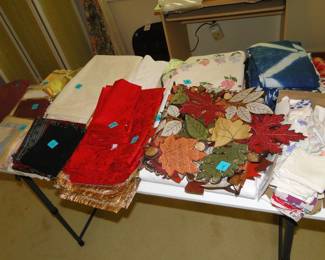 We have some very nice tablecloths and runners too