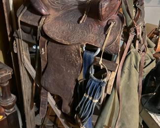 Saddle 