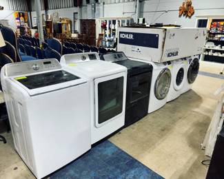 Washers & Dryers and Bathroom Tub Orlando Estate Auction
