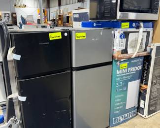 Microwaves & Mini Refrigerators Orlando Estate Auction