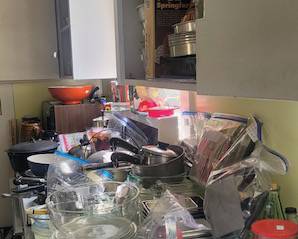 Tons of kitchen items.