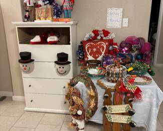 Holiday Decor and Dolls