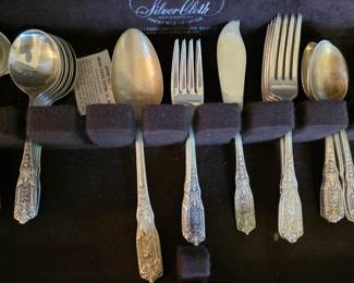 Flatware set in box