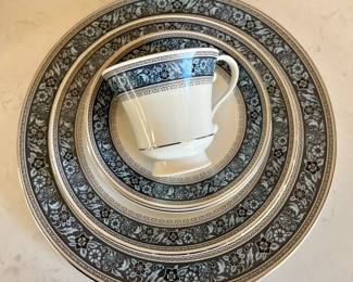 5 complete sets - missing 3 cups/saucers to make a set for 8