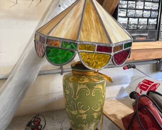 stained glass tiffany lamp shade