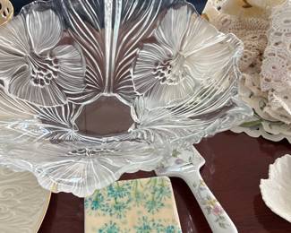 Mikasa Hibiscus Frost Salad Bowl