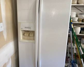 white Whirlpool 25 cu ft side by side refridgerator