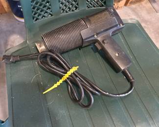Black & Decker Heat 'N Strip heat gun