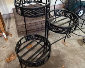 metal outdoor plant stands