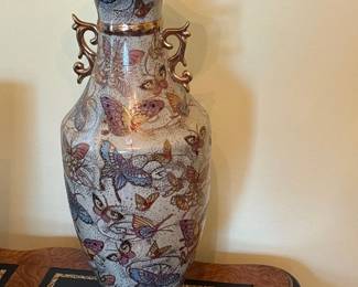 Qing Dynasty Chinese Porcelain Vase - butterflies
