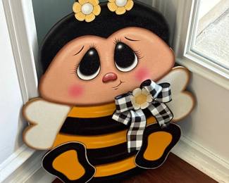 BEE Wooden Decor