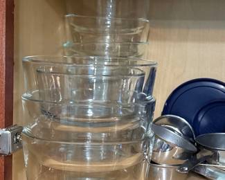 Pyrex Clear Food Storage Containers with lids