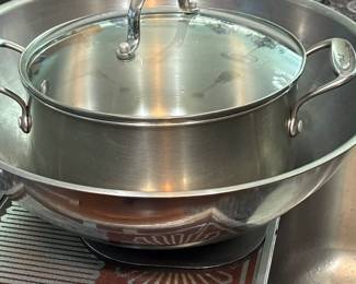 stainless steel pot with glass lid