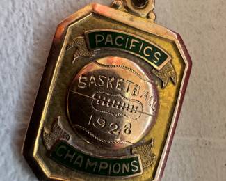 Men's Basketball Medal (14K Gold)