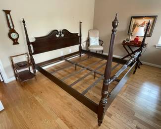 Pristine Solid Mahogany Duncan Phyfe 4 poster bed Sunday 60% off price is only $120!