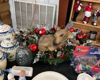 Metal & Glass Pineapple Decor - Christmas Decor