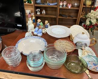 Sponge Pottery Bowl - Anchor Hocking, Imperial Glass, Pyrex - Bowls, Custard Cups, Bowls & Platters in Green, Aqua & Clear Glass
