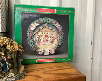 House of Lloyd Nativity Wreath - Christmas Around the World