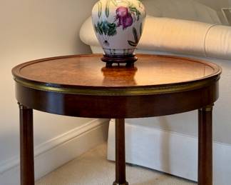 Beacon Hill Collections Old Colony Side Table