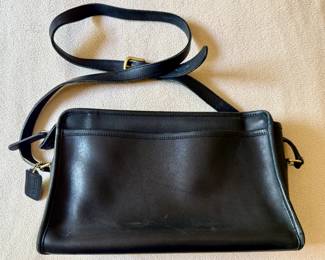 Coach black leather purse (to be authenticated)