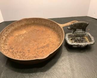 Cast Iron Pan Hog Soap Dish