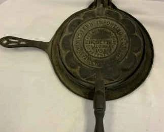 Vintage Western Importing Rosette Heart Shape Waffle Maker With Base