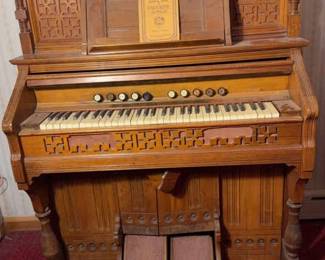 Antique Pump Oregon by WW Kimball, Chicago, Ill