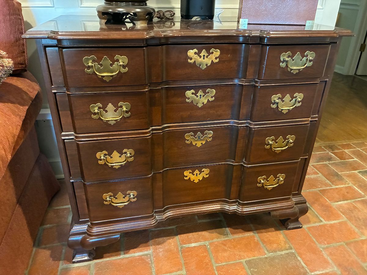 Ethan Allan, Cherry Block Chippendale style, 4- drawer chest