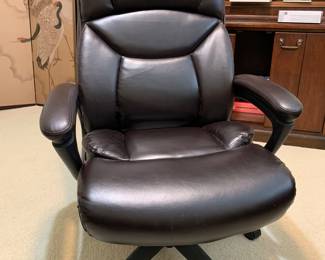 Very nice desk chair