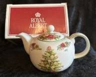 Royal Albert 1988 Holiday Classics Teapot