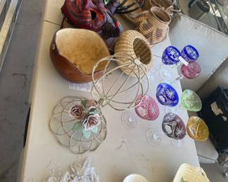 9 Linden Estate Sales