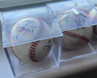 Sign baseballs