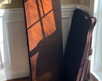 Table leaves and pads