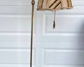 66 StunningVintageBrassLampwOriginalShade