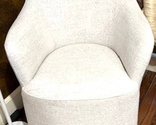 134. Upholstered Accent Chair on Casters (26" x 25" x 33")