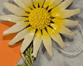 Vtg. Flower Power Pin