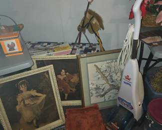 Upstairs room over garage - Pictures, magazines 