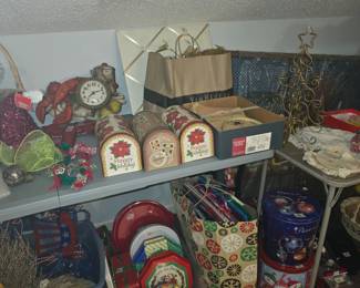 Upstairs room over garage - Decor & more