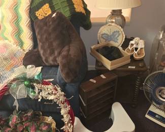 Upstairs room over garage - Afghans, flower arrangements & miscellaneous 