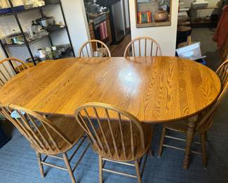 Walter of Wabash table & chairs