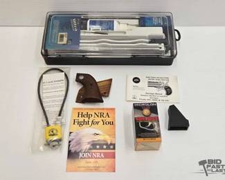 1926  Deluxe Cleaning Kit, Speedloader  More 