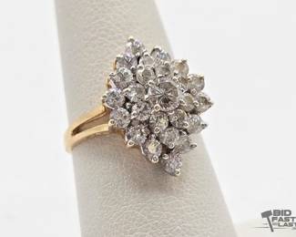 746  14k Gold Rhinestone Ring, 4.19g 