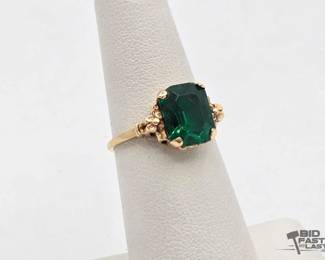 764  14k Gold and Emerald Ring, 2.36g 