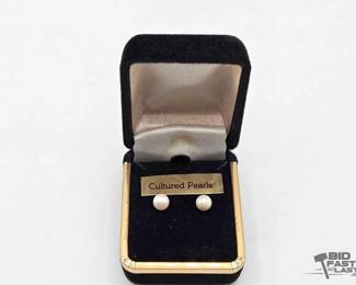 770  14k Gold and Pearl Earrings, .86g 