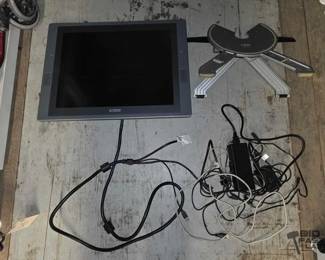 7520  Wacom LCD Tablet, Stand and Power Cords 